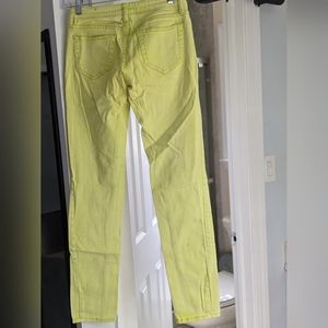 Light wash highlighter jeans
